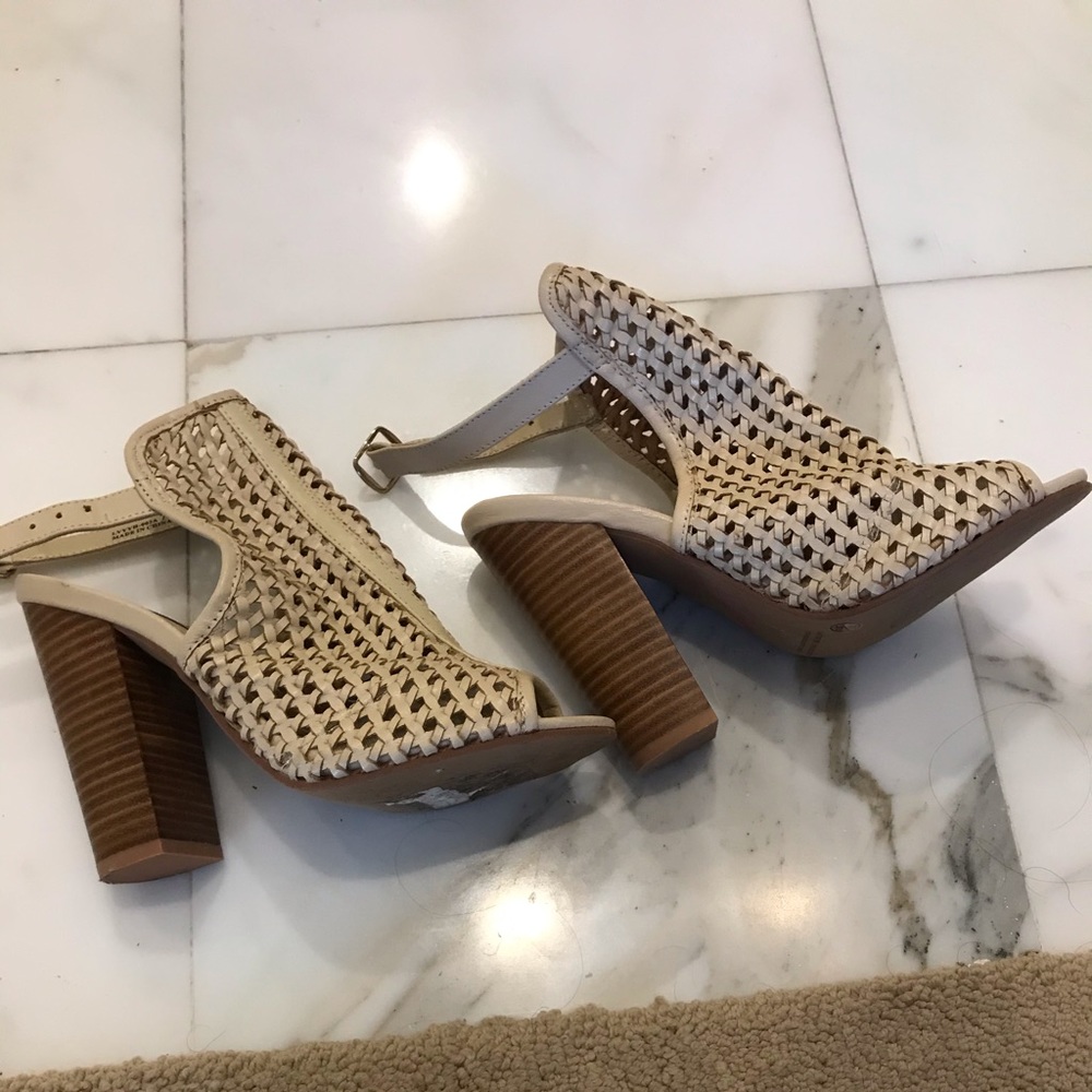 Kristin Cavallari sling back open toe heel
